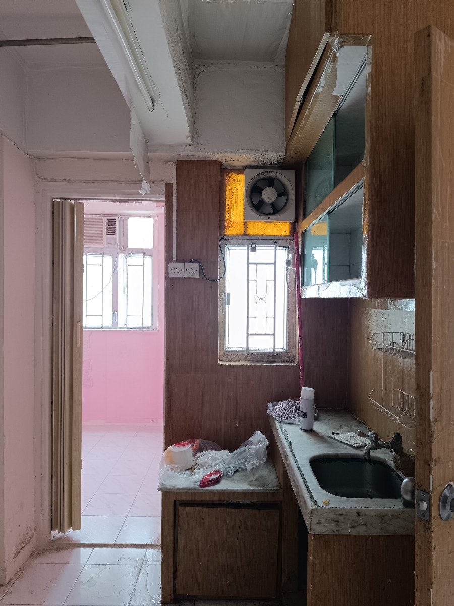 TAK LEE MAN Mong Kok M 1832856 For Buy