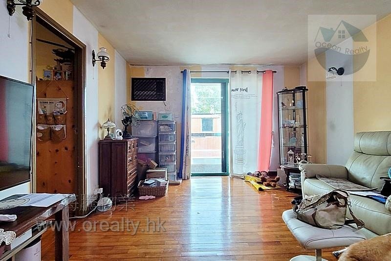 HEBE HAVEN CONVENIENT TOP FLOOR Sai Kung 3/F with Roof C029980 For Buy