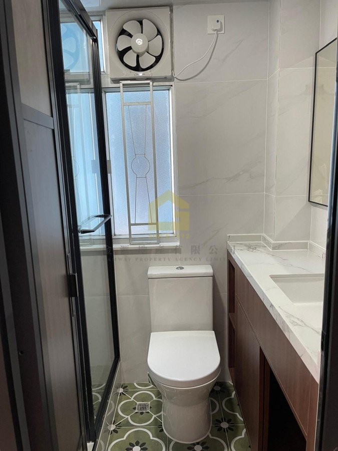 KAM KWOK BLDG Wang Tau Hom L L176345 For Buy