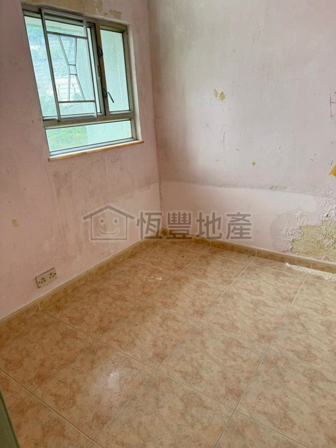 YUET CHUI COURT (HOS) Chai Wan H N019641 For Buy