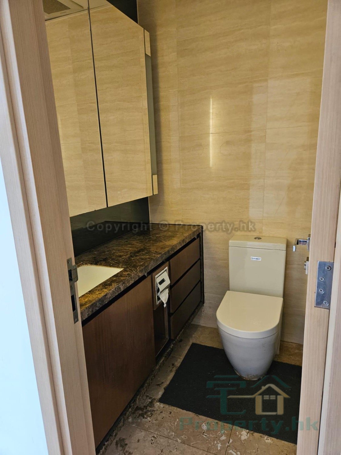 WARRENWOODS Causeway Bay M 1823384 For Buy