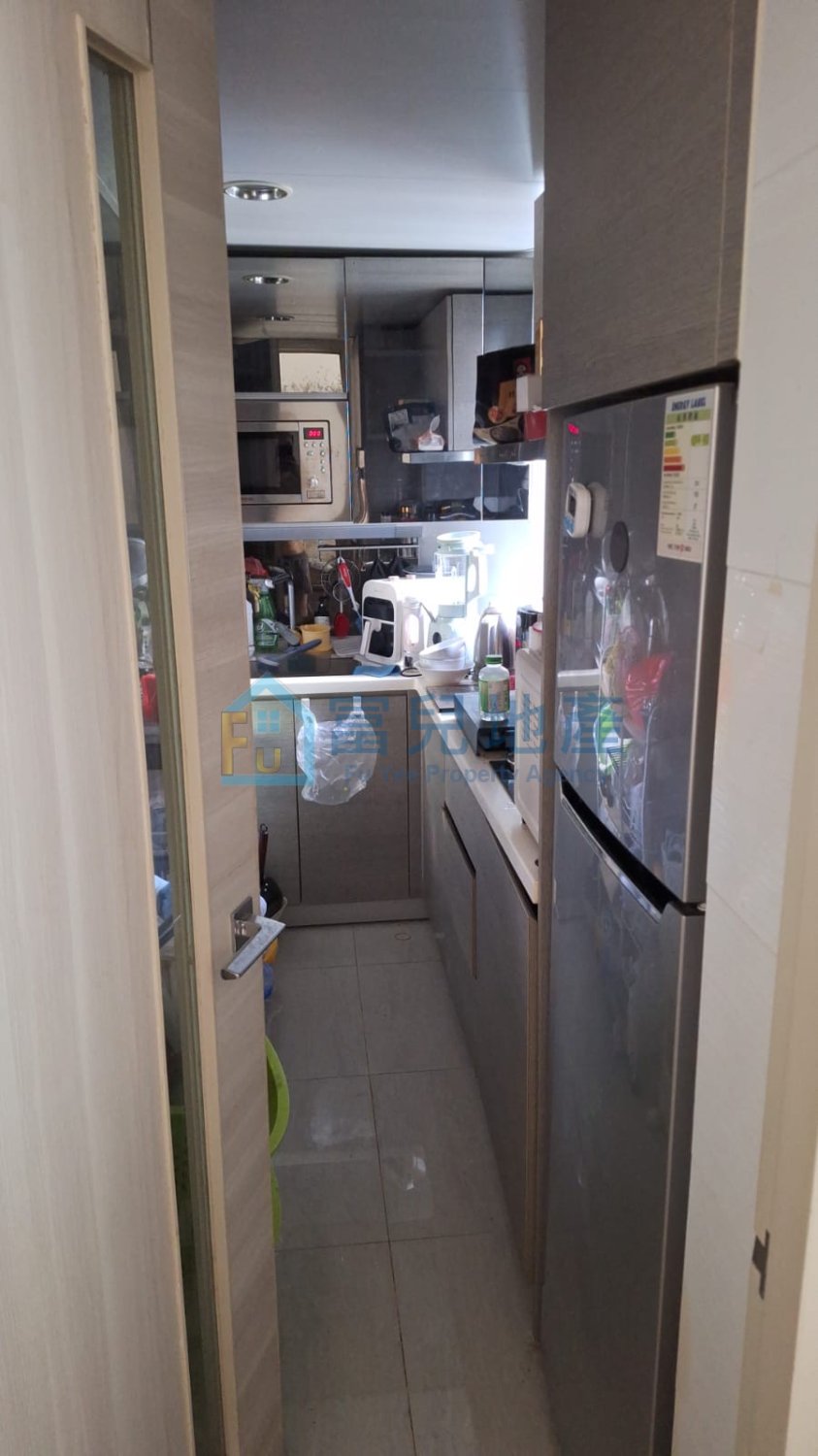YUCCIE SQUARE TWR 01 Yuen Long L 000139 For Buy