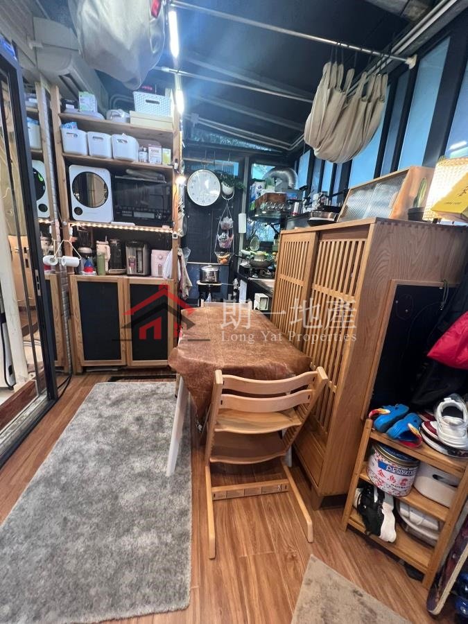 錦上路村屋