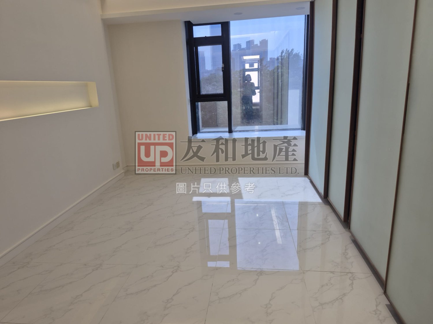 KING'S PARK HILL BLK 06 Yau Ma Tei H K190568 For Buy