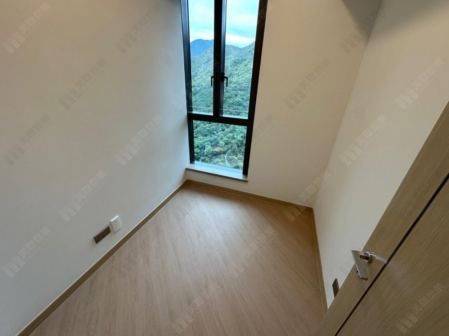 ST MICHEL PH 01 QUEEN TWR 01 Shatin H 1841318 For Buy