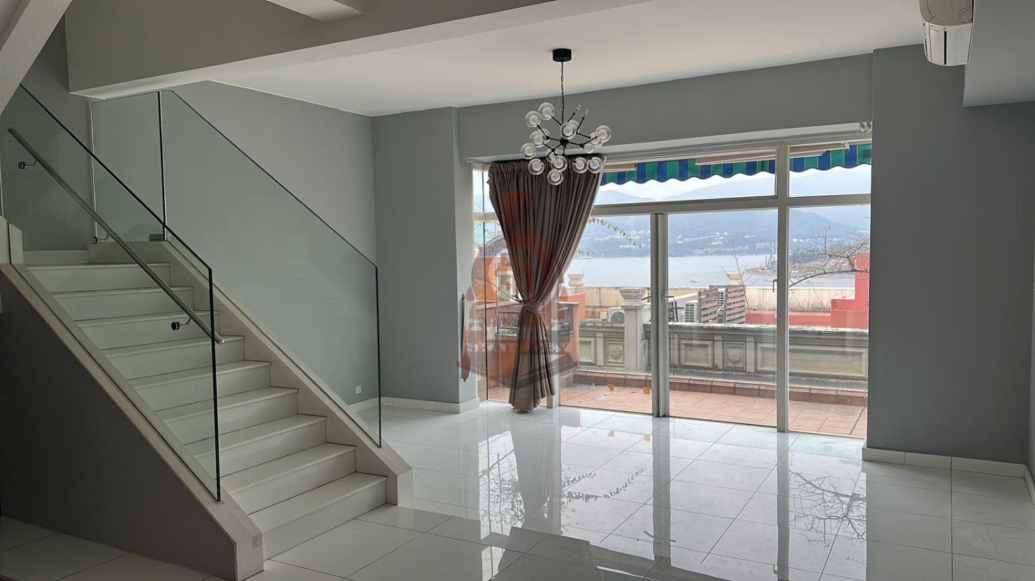 BEVERLY HILLS Tai Po All 1819392 For Buy