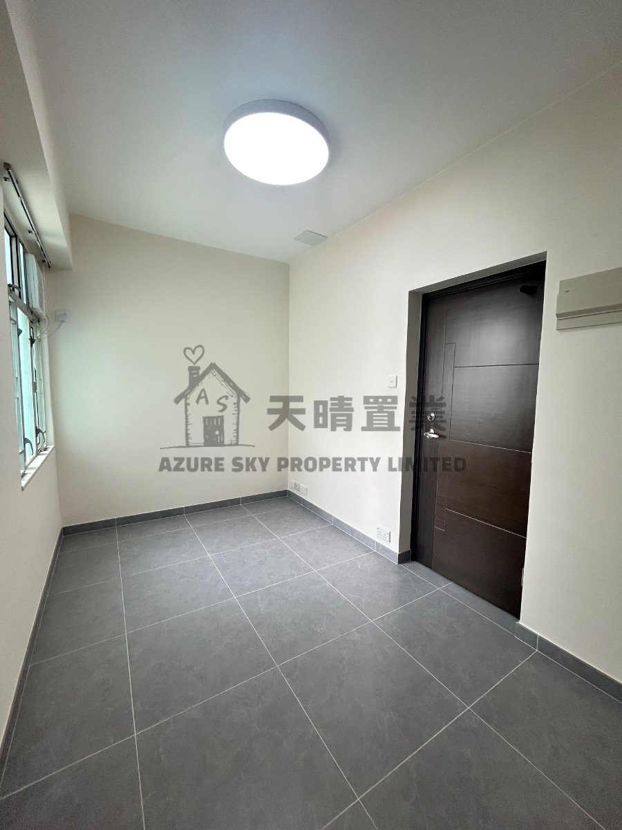 COMET MAN Yuen Long M 000225 For Buy