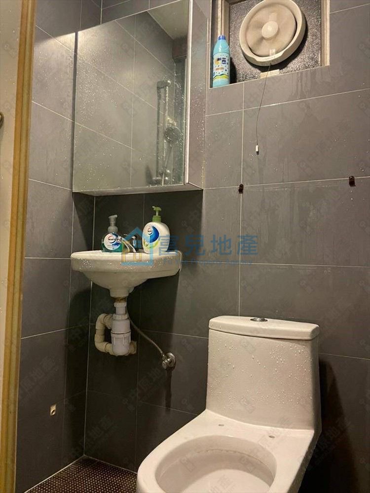 PAO FUNG BLDG Yuen Long M 000378 For Buy