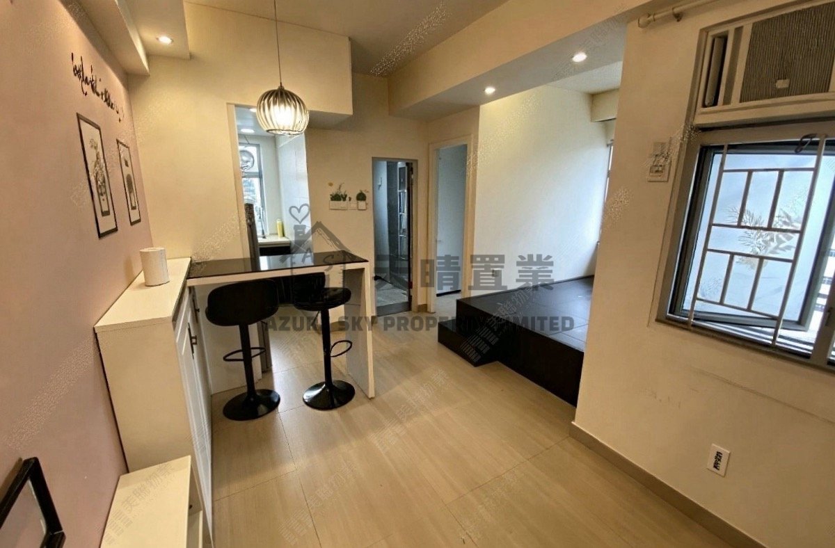 HO KING BLDG Yuen Long M 000414 For Buy