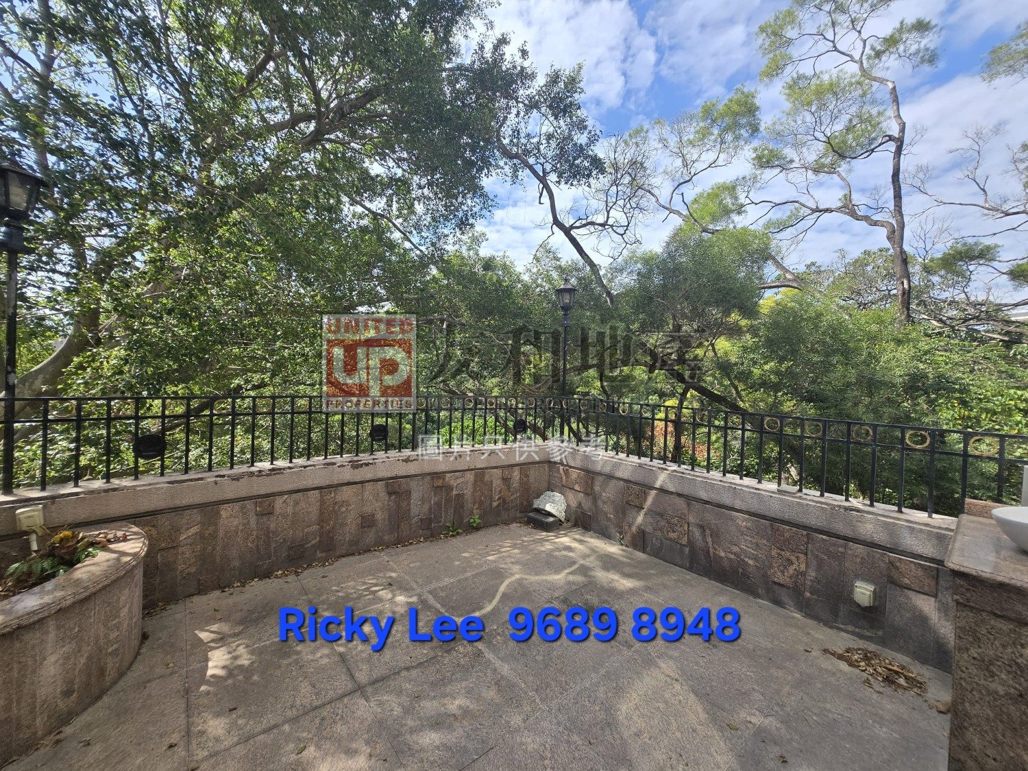 KING'S PARK HILL (HSE) Yau Ma Tei T136367 For Buy