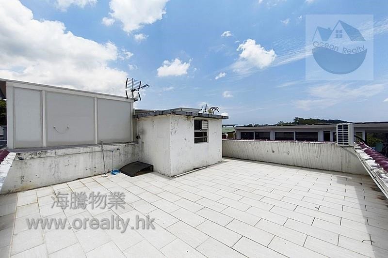 CLOSE WITH TOWN ROOFTOP Sai Kung H C041987 For Buy