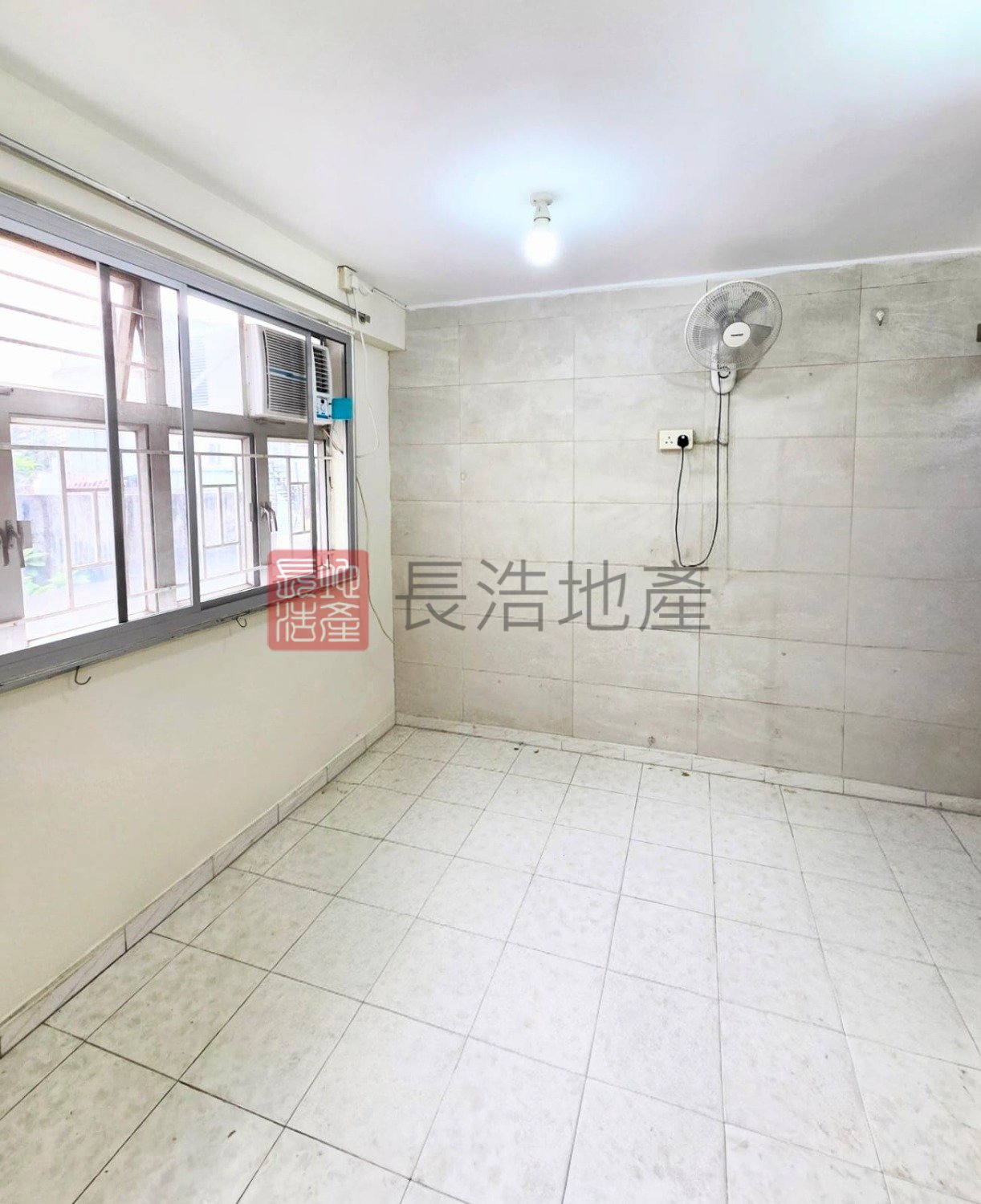 免費巴人直達西鐵站 Yuen Long 1792032 For Buy