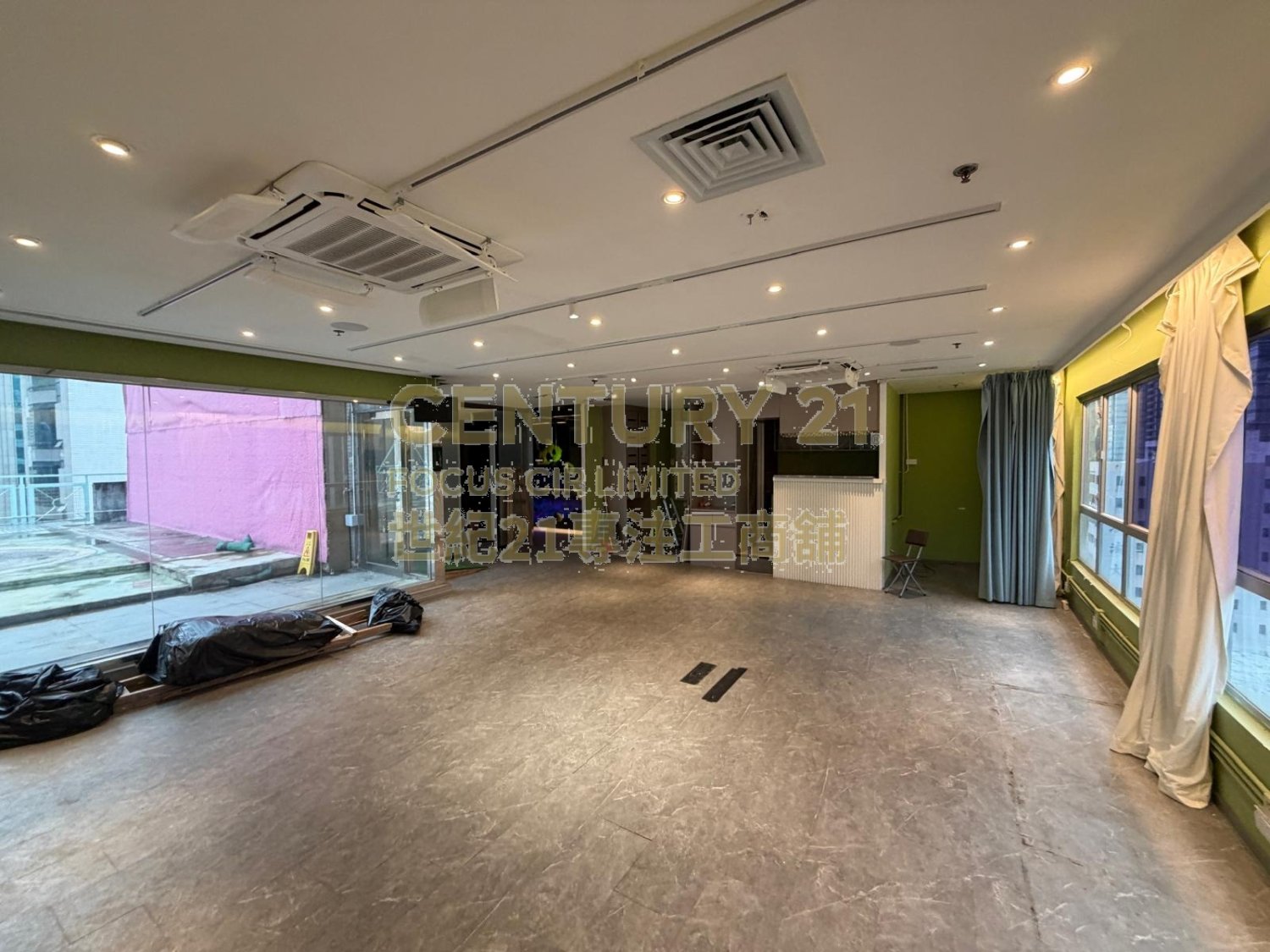 KOWLOON PLAZA Cheung Sha Wan H C015941 For Buy