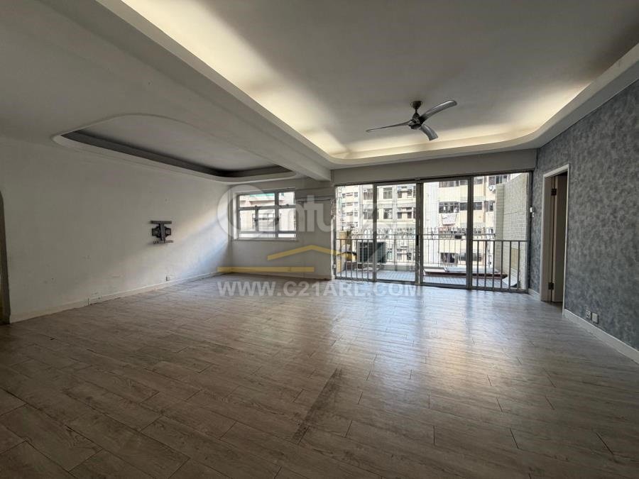 EMERALD COURT Mid-Levels Central M A413145 For Buy