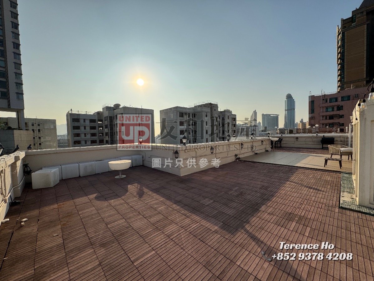 MOUNTAIN COURT PRIVATE ROOFTOP, 2 CARPAR Ho Man Tin H T125112 For Buy