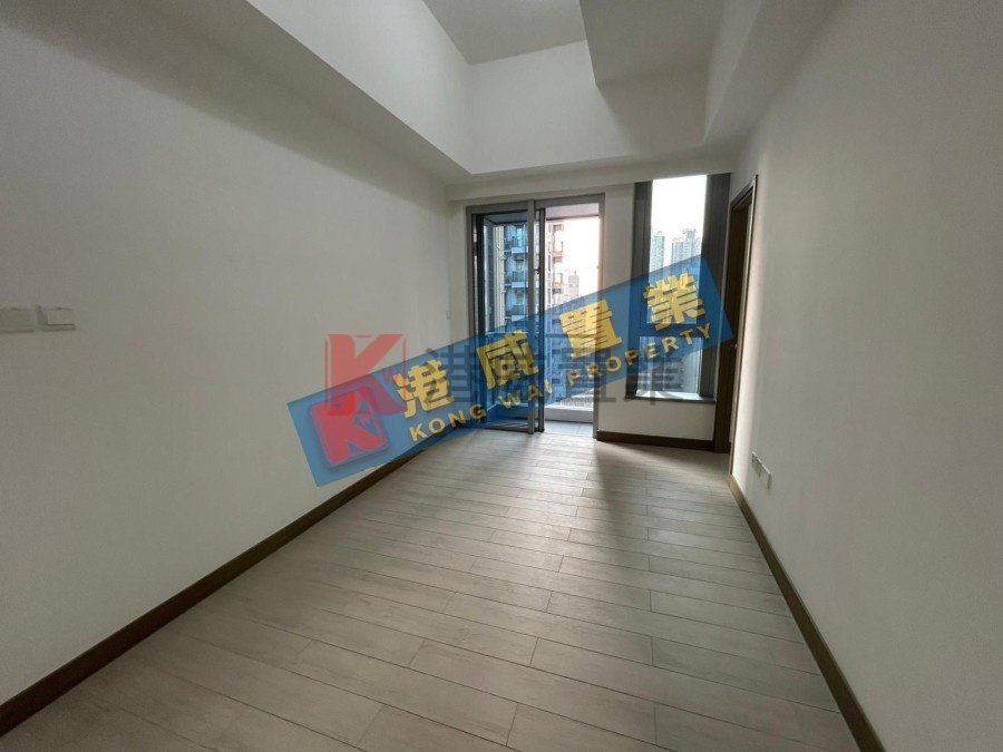 L LIVING 23 Tai Kok Tsui H C012674 For Buy