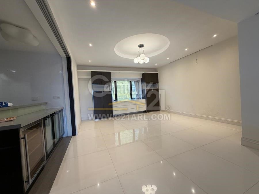 WOODBURY COURT Pokfulam L M086603 For Buy