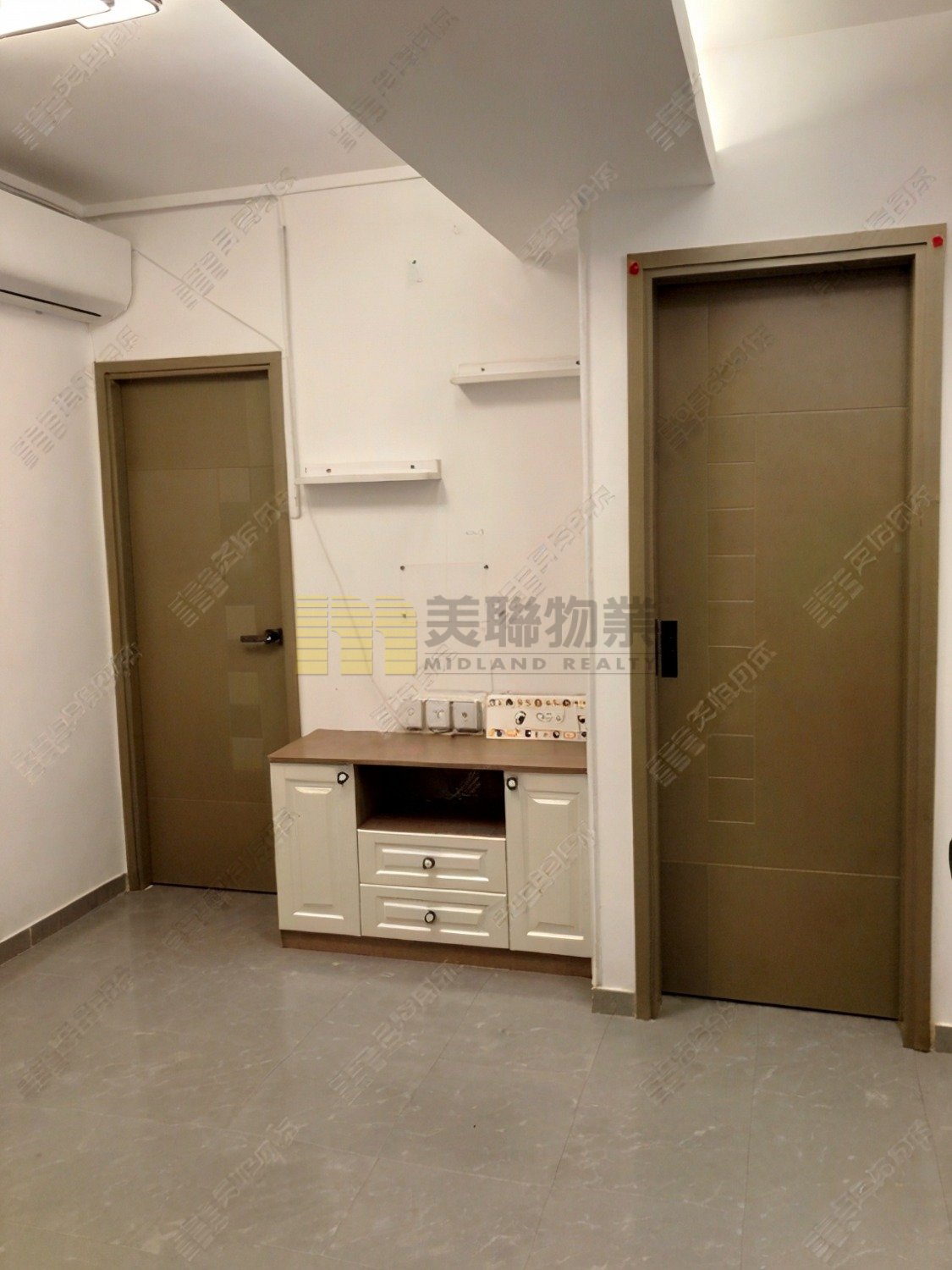 HEALEY BLDG Yuen Long L 1884290 For Buy