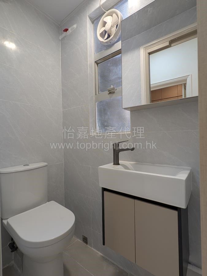 SOUTHORN MAN Wan Chai M 082851 For Buy
