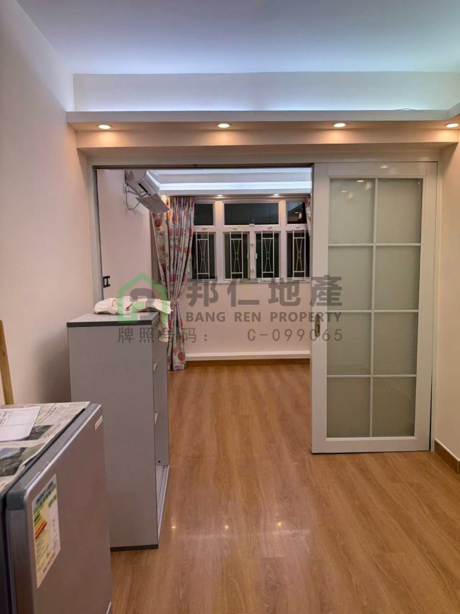 GOLDEN CROWN COURT Tsim Sha Tsui M 002414 For Buy