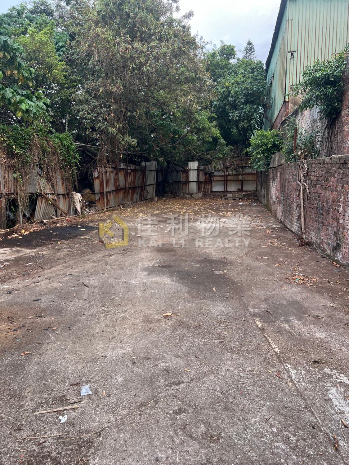 KUNG UM RD Yuen Long Y037798 For Buy