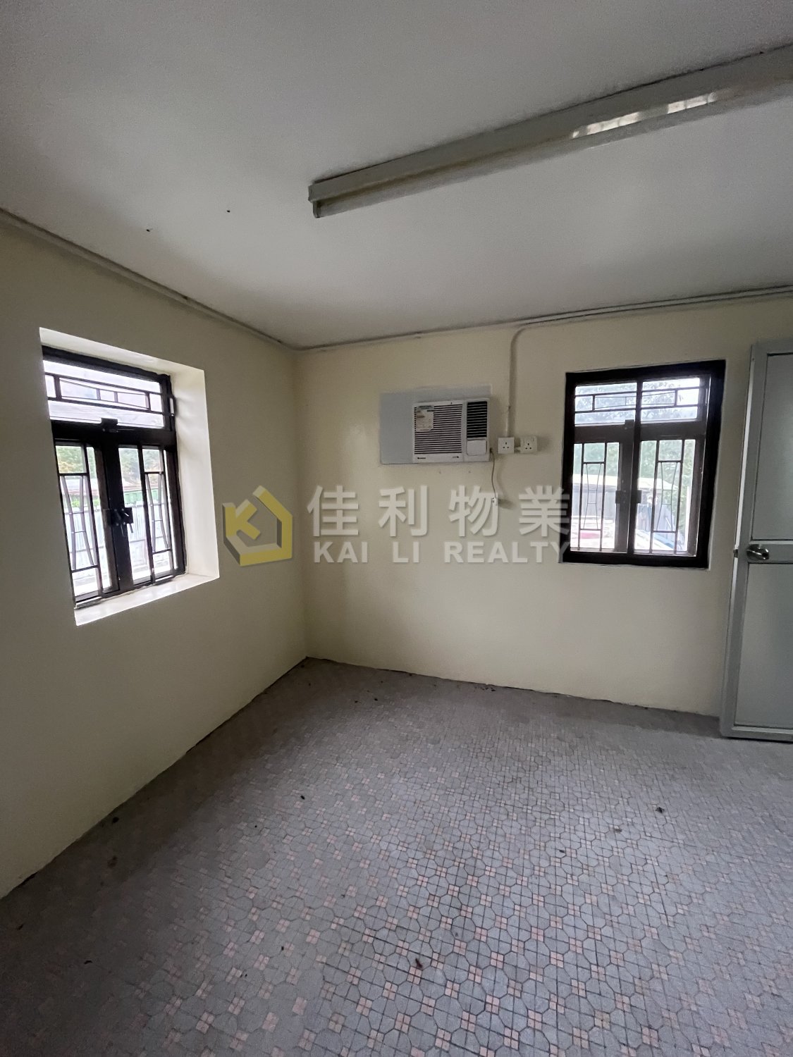 TAI KONG Yuen Long Y037792 For Buy