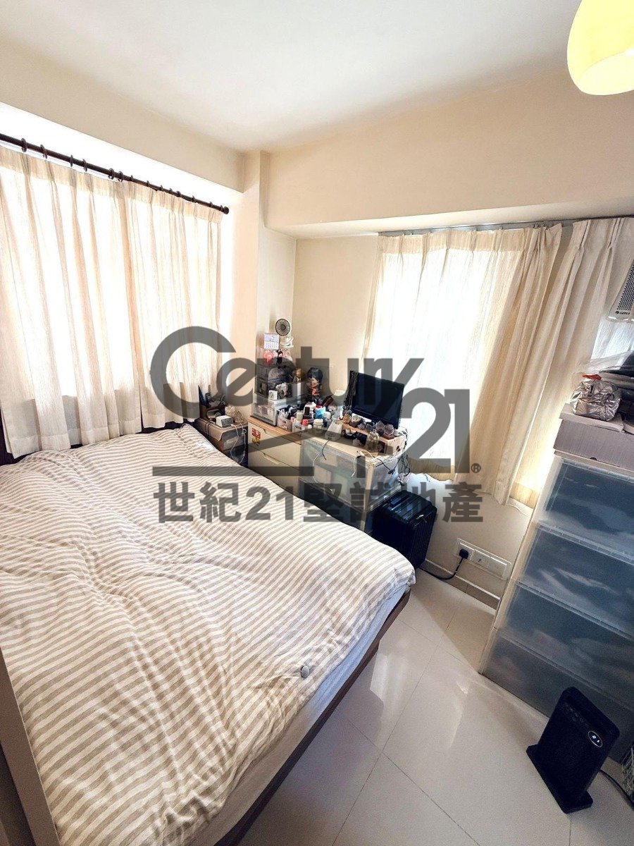 HANG YU BLDG Kennedy Town M M045281 For Buy