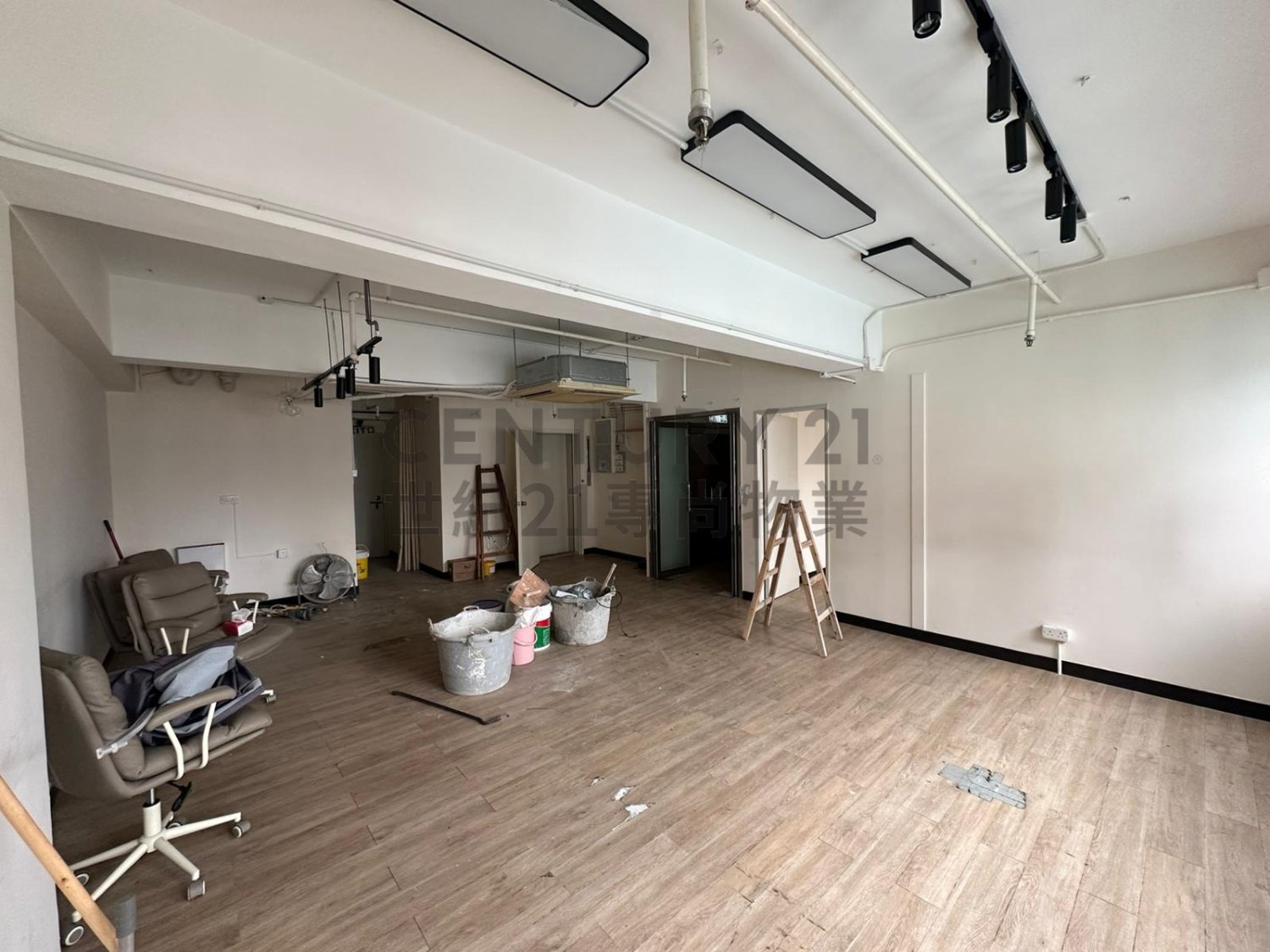 HING YIP CTR Tai Kok Tsui M C182336 For Buy