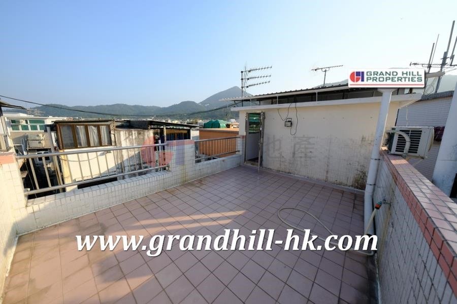 HO CHUNG  2/F & ROOF Sai Kung H 017660 For Buy