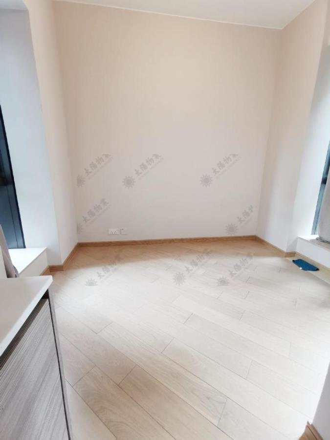 AXIS Hunghom M 1823426 For Buy