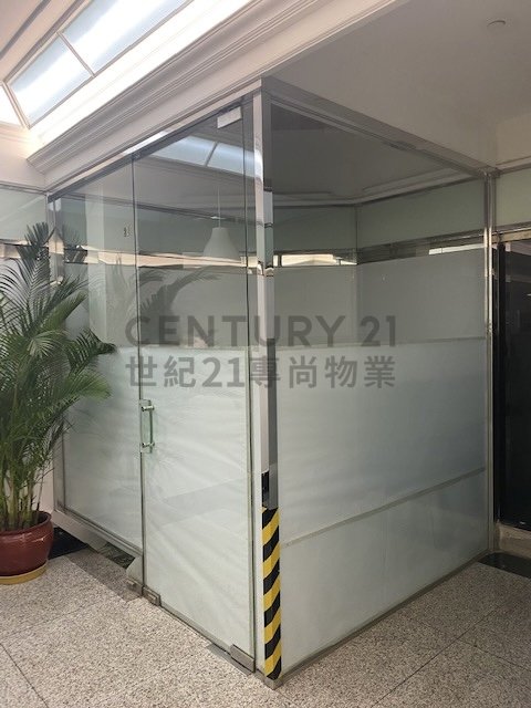 MIRROR TWR Tsim Sha Tsui C007409 For Buy