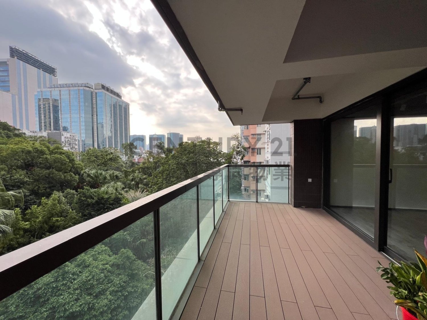 NATHAN HILL Tsim Sha Tsui M C223465 For Buy