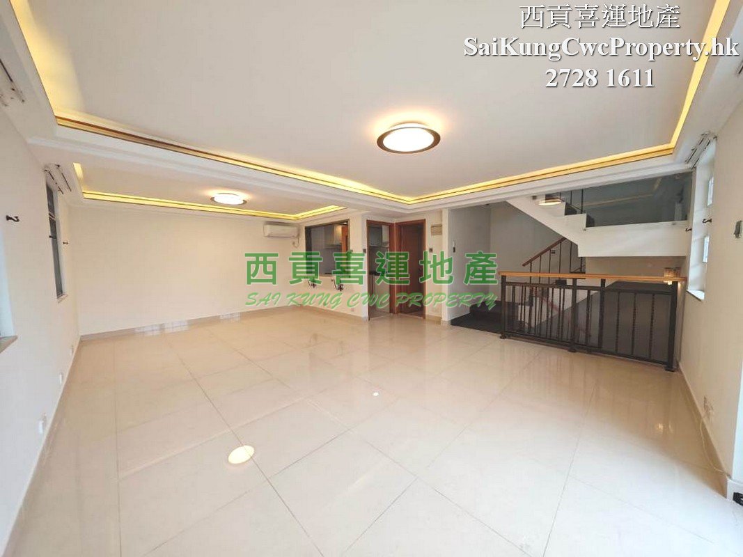 Convenient Location*Duplex with Rooftop Sai Kung 019593 For Buy