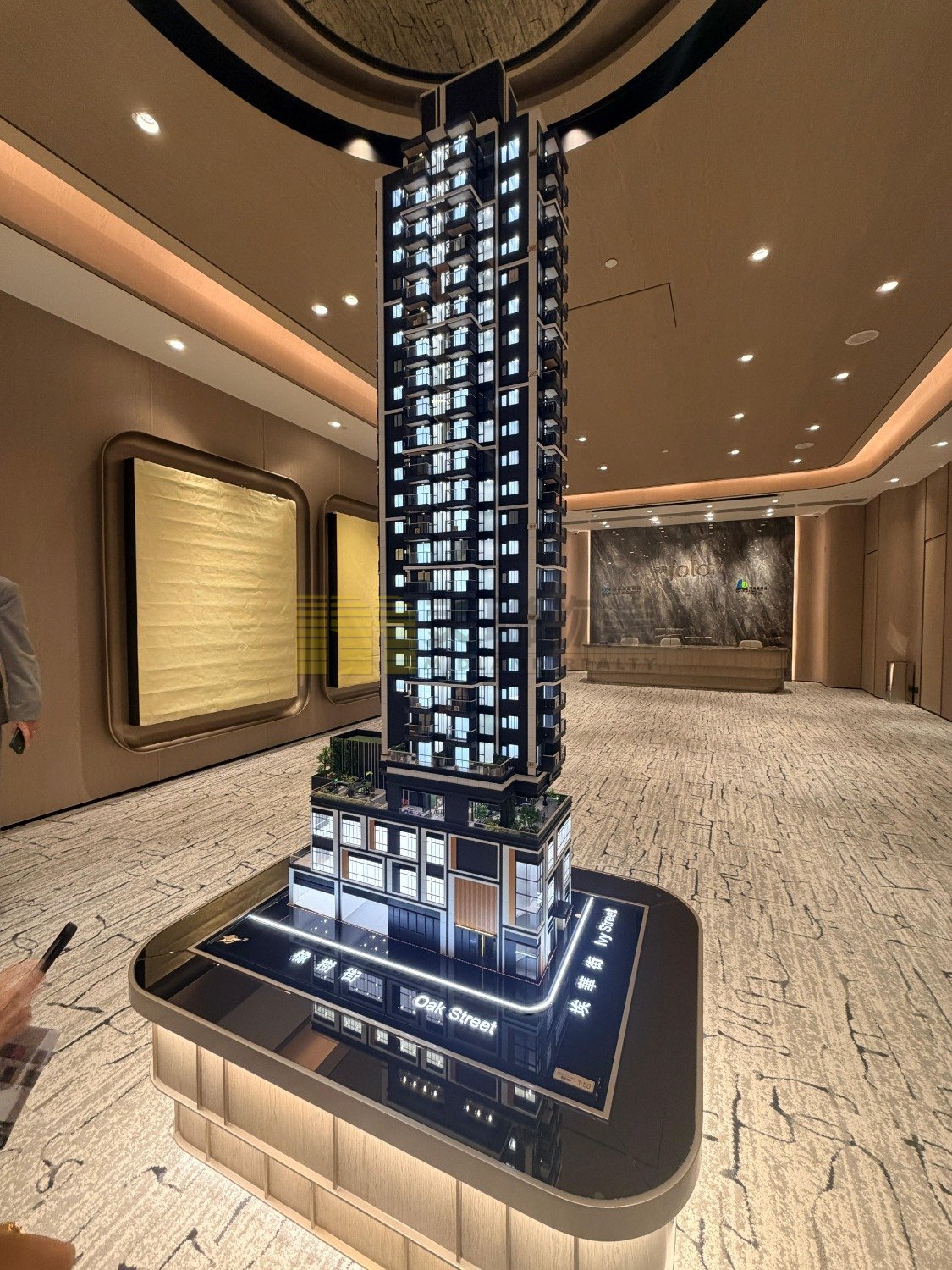 FOTO+ Tai Kok Tsui M 1823302 For Buy