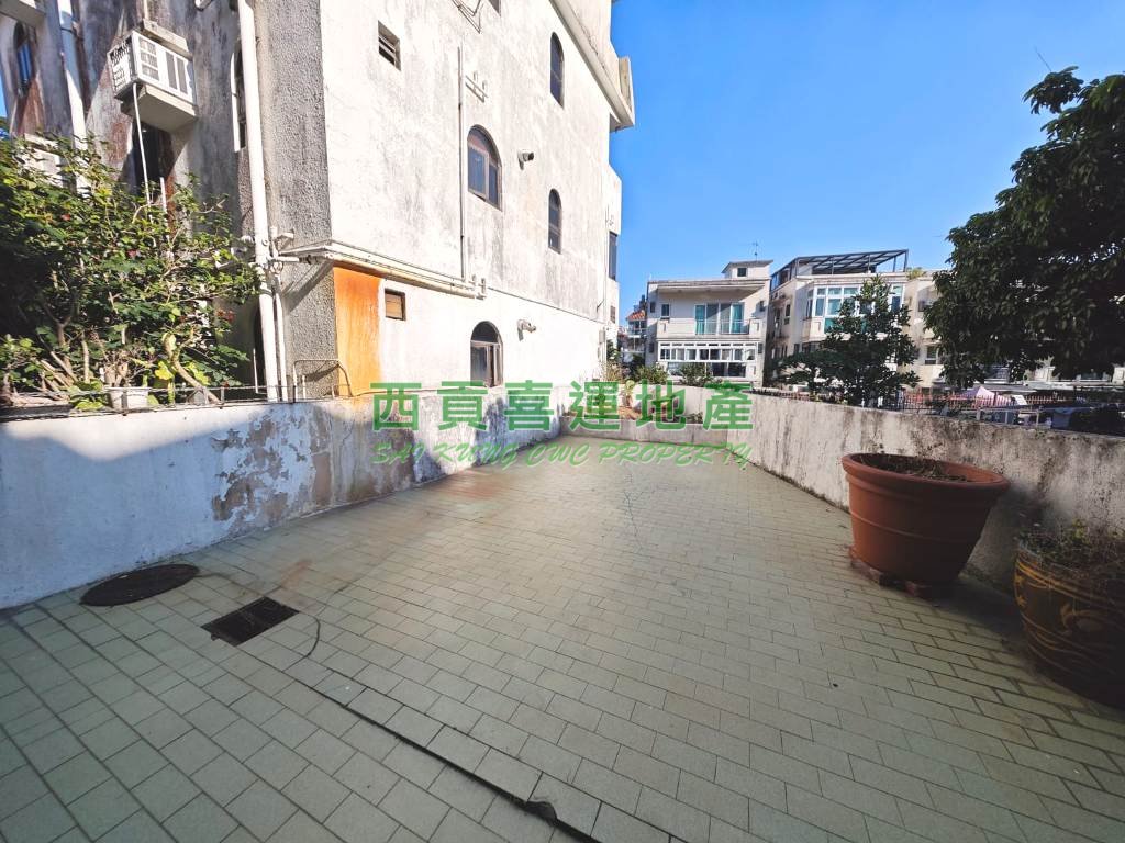 G/F with Big Garden*Convenient Location Sai Kung G 021303 For Buy