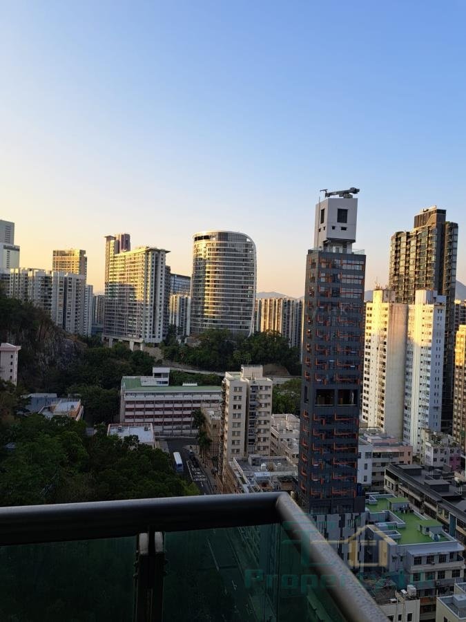 OAKRIDGE Shau Kei Wan H S068761 For Buy