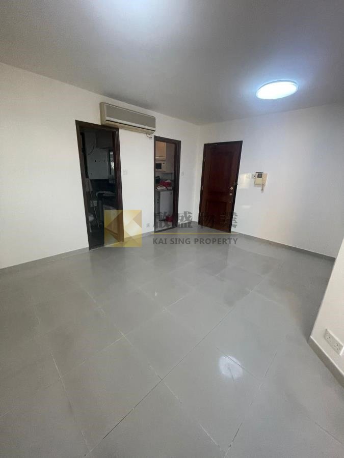 SAN PO KONG PLAZA BLK 02 photo 3