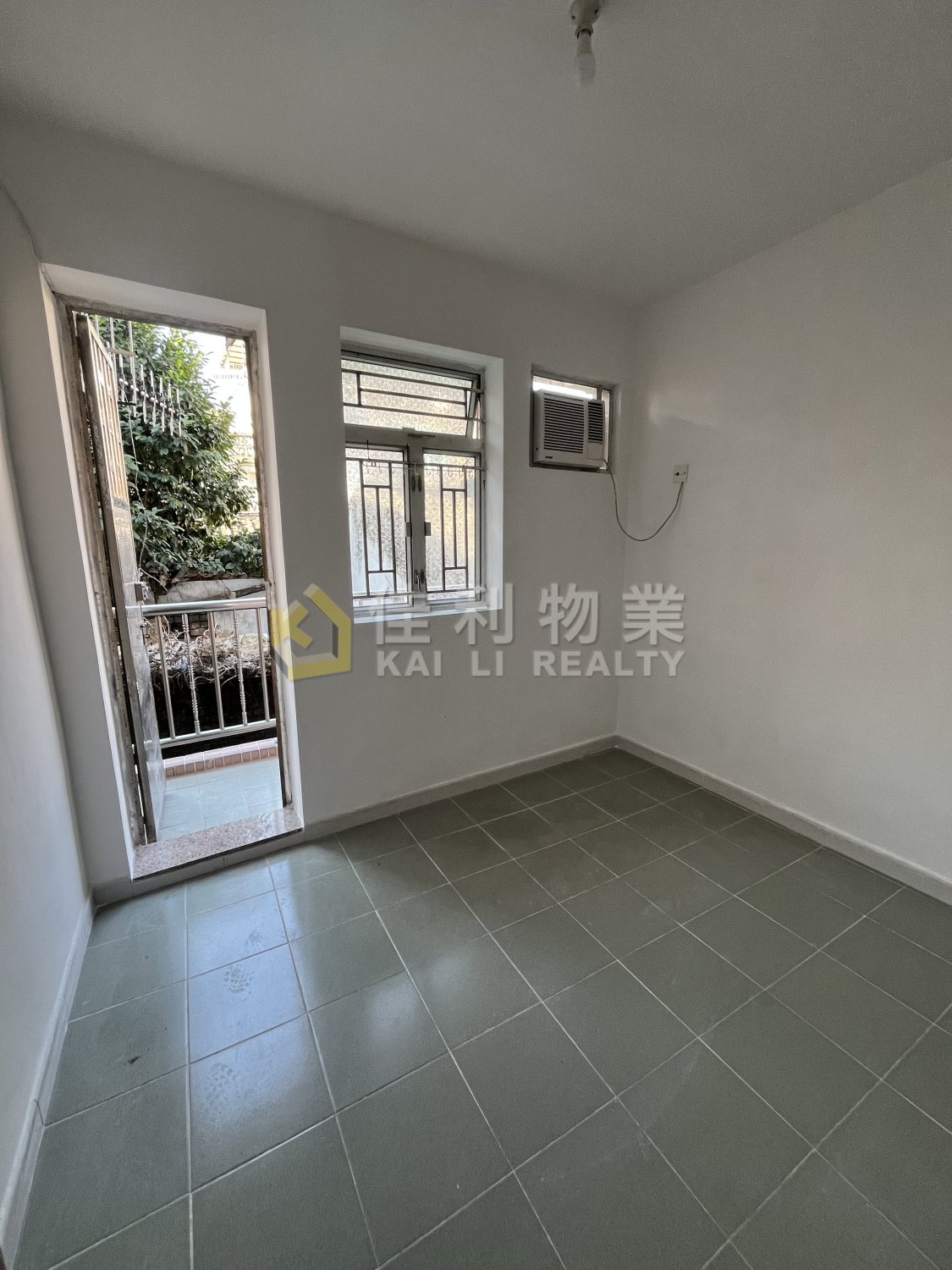 KAT HING Yuen Long Y037628 For Buy