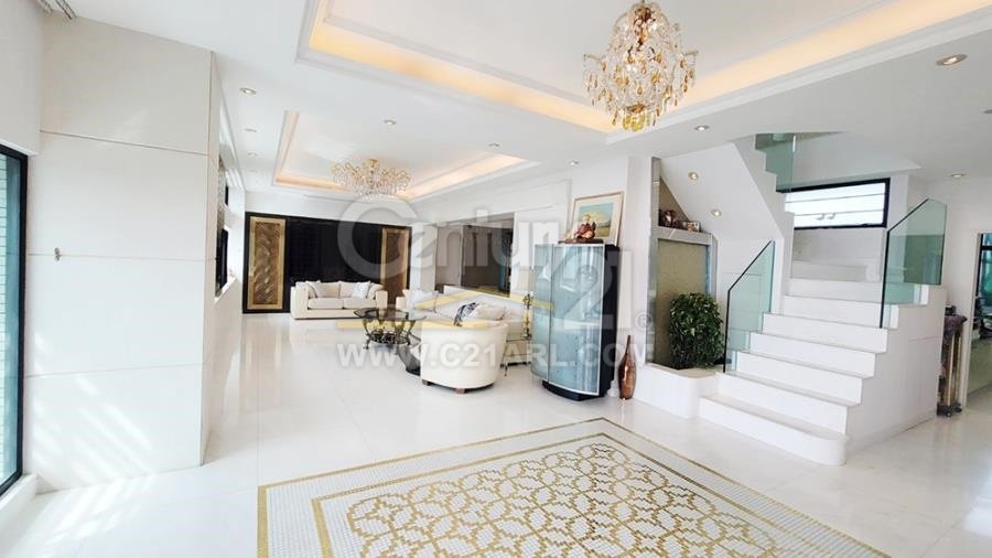 37 REPULSE BAY RD TWR 03 Repulse Bay H A388890 For Buy