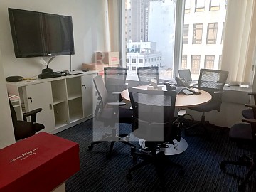 THE CENTER (中環中心) THE CENTER (中環中心)