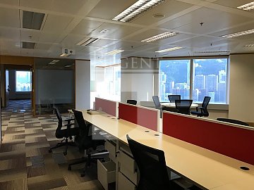THE CENTER (中環中心) THE CENTER (中環中心)