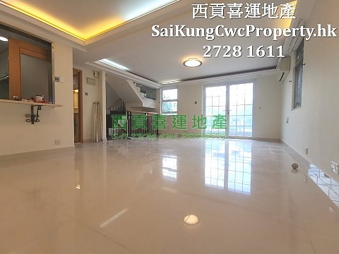 CONVENIENT LOCATION*DUPLEX WITH ROOFTOP Sai Kung 019593 For Buy