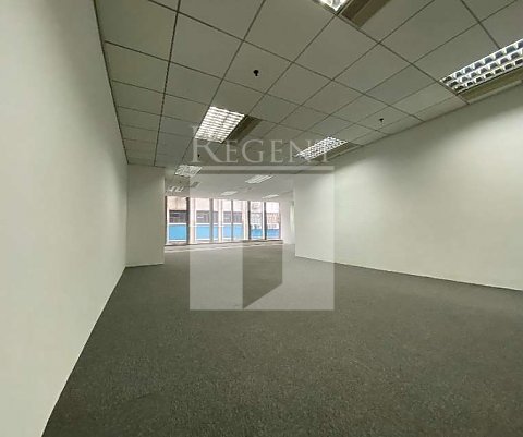 Chong Yip St 9 (創業街9號) 