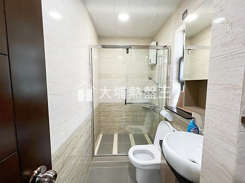 下黃宜凹