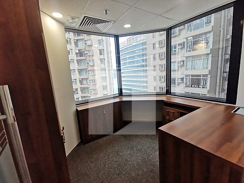 LEE & MAN COM CTR (理文商业中心) 