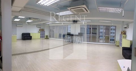 香港寫字樓, 榮馳商業大廈