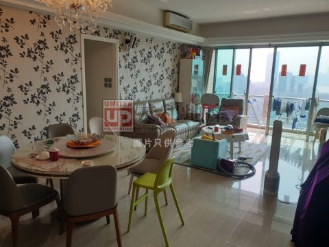 PARC PALAIS BLK 03 nice view 3 bedrooms Yau Ma Tei H K139624 For Buy