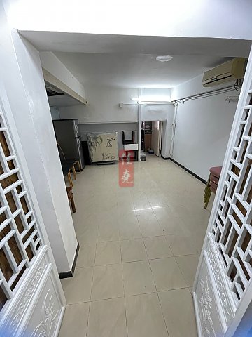 上水唐樓閣樓可擺貨做生意 上水 中層 007032 售盤