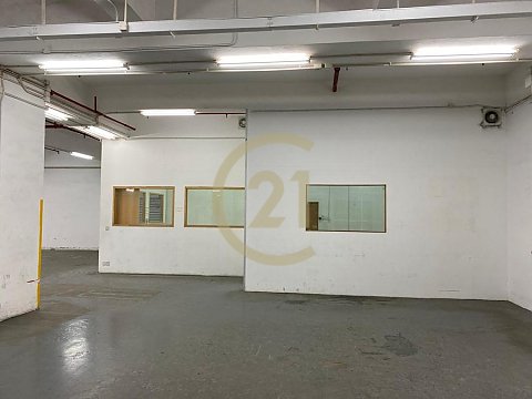 順豐工業中心 荃灣 中層 C010283 售盤