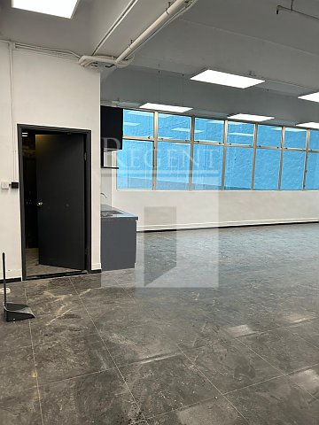 荃湾工业大厦, 安泰国际中心